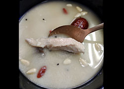 京赤地鶏ささみ参鶏湯スープ